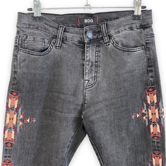 Urban Outfitters - Black High rise Cigarette South Western Embroidery - โฆ - Picture 4 of 10